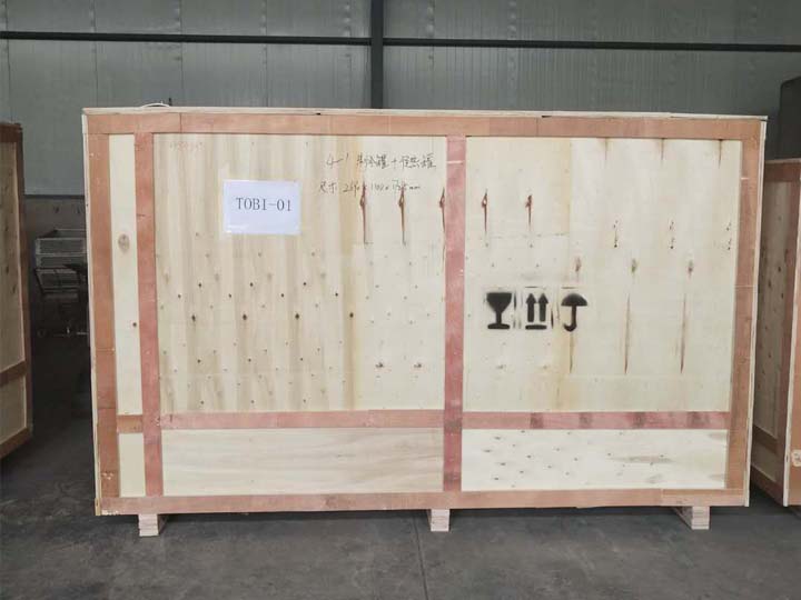 Embalaje en caja de madera de la máquina procesadora de yogur