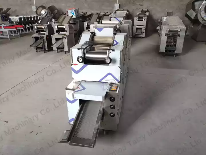 نيجيريا آلة قطع الذقن الذقن 8 Chin Chin Making Machine