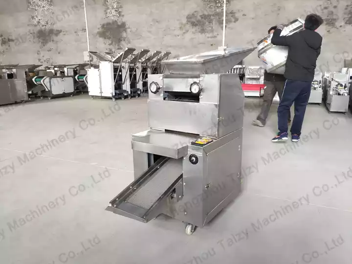 آلة قطع الذقن النيجيرية 6 Chin Chin Snack Machine